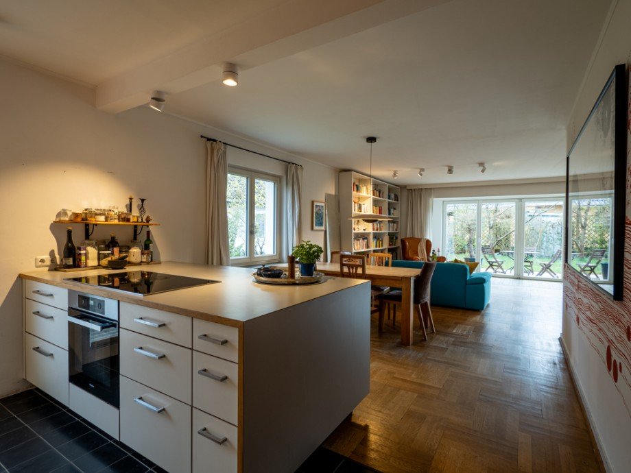 Blick K�che-Essen Einfamilienhaus L�beck