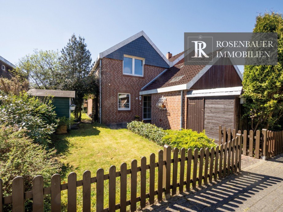 Haus und Garten vorne Reihenhaus Bargteheide