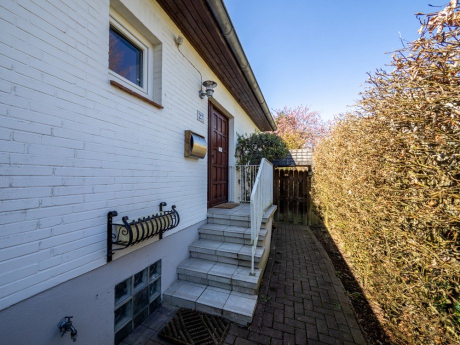 Hauseingang Doppelhaush�lfte Hamburg / Meiendorf