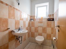 G�ste-WC LICHTDURCHFLUTET! WOHLF�HLHAUS * TOP-LAGE- Energieeffizienzklasse A!
