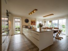 Offene K�che Ihr A+ Zuhause im Winterglanz! Hochwertige Stadtvilla mit viel Platz. (Ratzeburg)