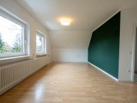 Bild (3489f241f42b5ca362455d5e44ce3f20): CHARMANTE DACHGESCHOSSWOHNUNG IN L�NDLICHER LAGE