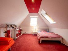 Dachgeschoss ATTRAKTIVES FAMILIENHAUS IN RUHIGER LAGE MIT TOP-ANBINDUNG AN HAMBURG & L�BECK