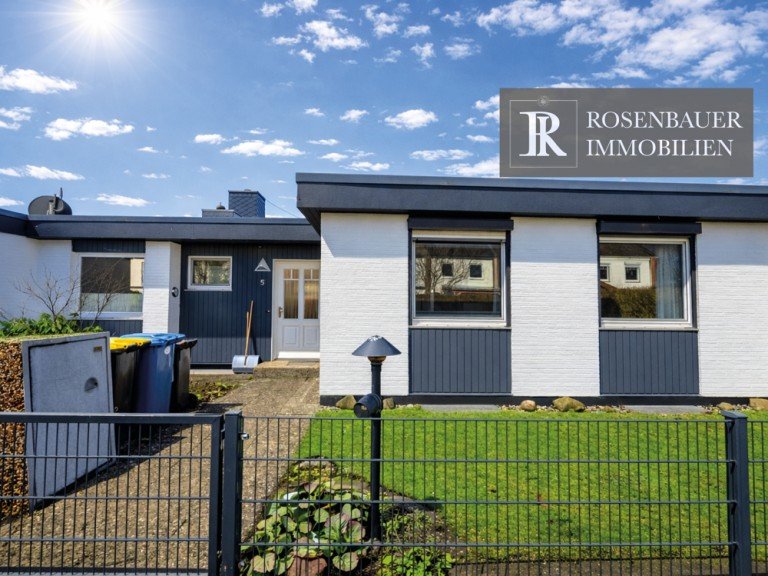 Haus Vorderseite Bargteheide Bungalow WOHNEN AUF EINER EBENE! GROSSZ�GIG, GEPFLEGT UND VIELSEITIG NUTZBAR.