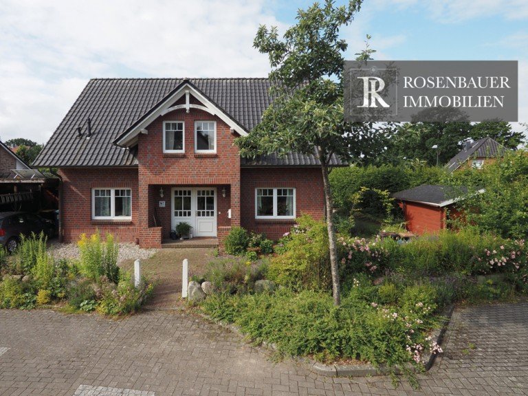 Haus Stra�enseite Bargteheide Einfamilienhaus STILVOLL WOHNEN IN BESTLAGE - HOCHWERTIGES EINZELHAUS MIT GARTENPARADIES IN BARGTEHEIDE.