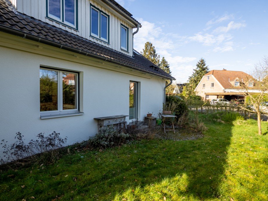 Hausseite-Fr�hsrt�cksterrasse Einfamilienhaus L�beck