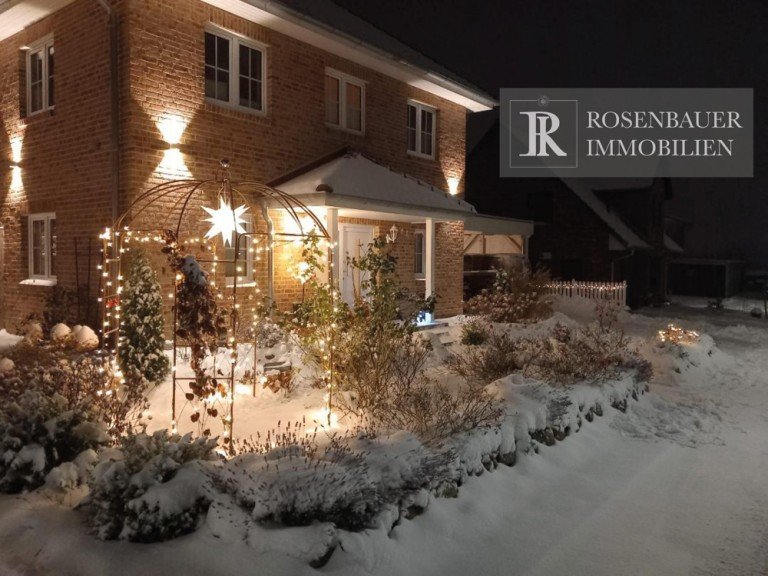 Winterfoto Haus Ratzeburg Einfamilienhaus Ihr A+ Zuhause im Winterglanz! Hochwertige Stadtvilla mit viel Platz. (Ratzeburg)