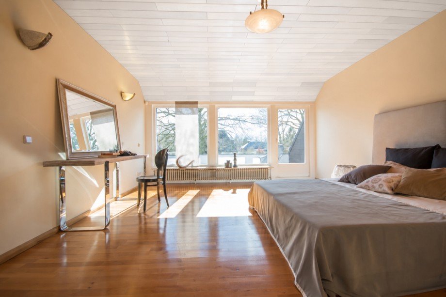 Schlafzimmer Ostfl�gel im OG Einfamilienhaus Bargteheide