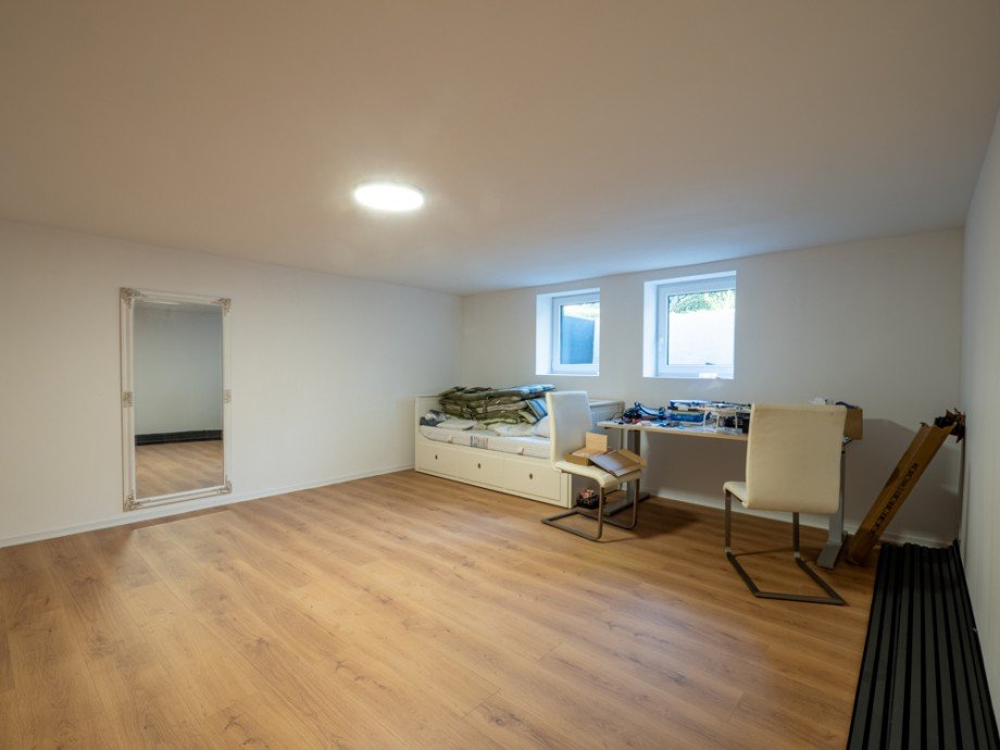 Zimmer 1 im Kellergeschoss Einfamilienhaus Gro�ensee