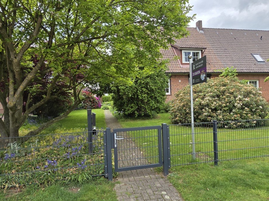 Haus Stra�enseite Doppelhaush�lfte Jersbek