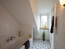 Bad Obergeschoss KREATIVES LIVING-HAUS ZUM WOHLF�HLEN & ABSCHALTEN (L�BECK, EINFAMILIENHAUS)