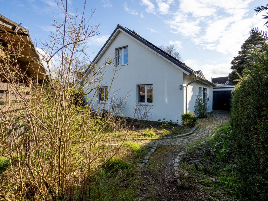 Haus Vorne Zuwegung Einfamilienhaus L�beck