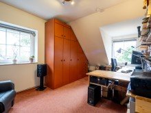 Zimmer ATTRAKTIVES FAMILIENHAUS IN RUHIGER LAGE MIT TOP-ANBINDUNG AN HAMBURG & L�BECK