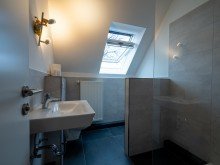 Duschbad CHARMANTE DACHGESCHOSSWOHNUNG IN L�NDLICHER LAGE
