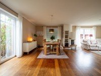 Bild (c2f364e2979bfe45aea0a62c09db5415): STILVOLL WOHNEN IN BESTLAGE - HOCHWERTIGES EINZELHAUS MIT GARTENPARADIES IN BARGTEHEIDE.