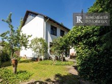 Haus R�ckseite ALTES HAUS. NEUE IDEEN. GROSSES POTENZIAL F�R IHRE FAMILIE.