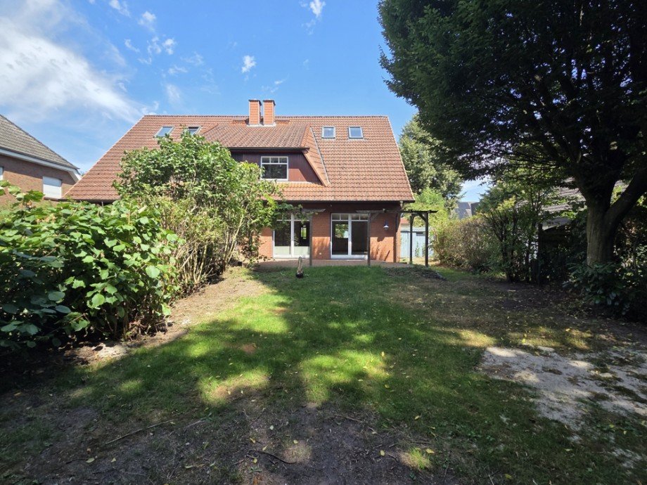 Haus Gartenseite Doppelhaush�lfte Bargteheide