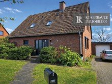 Haus bei Sonne CHARMANTE DACHGESCHOSSWOHNUNG IN L�NDLICHER LAGE